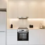 Modern And Bright Apartment Well Located In Gracia
