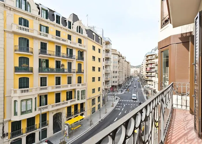 Modern And Bright Apartment Well Located In Gracia